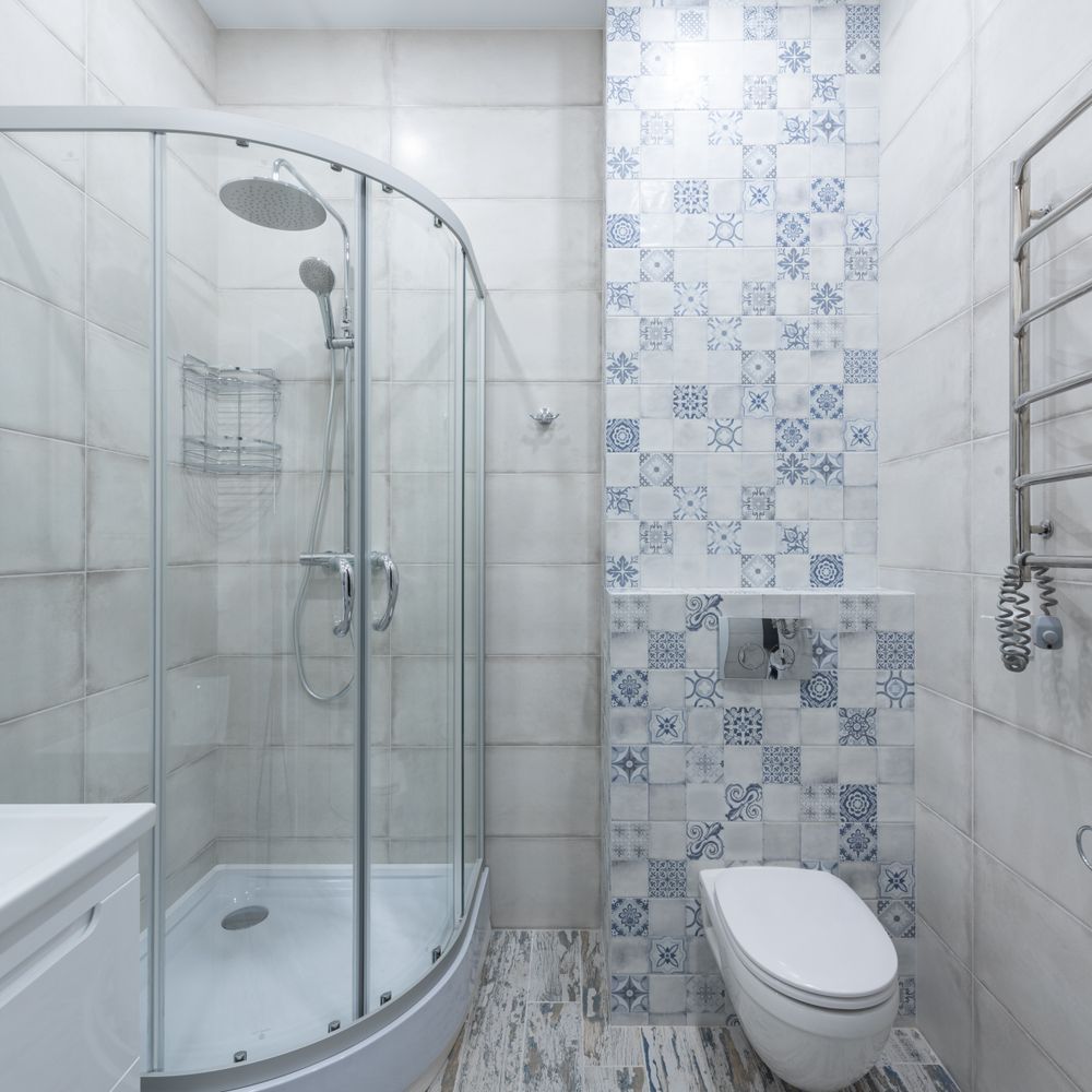 Curved corner glass shower enclosure